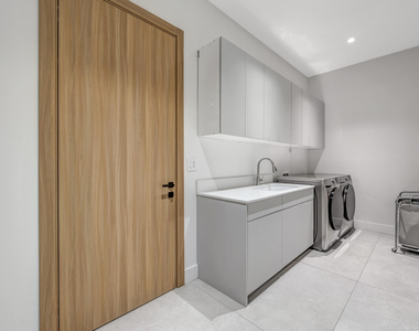 1000 Sw 93rd Avenue - Photo Thumbnail 18