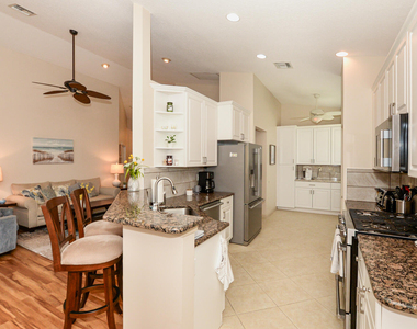 421 Nw Sunview Way - Photo Thumbnail 15