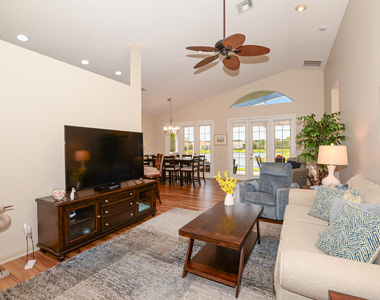 421 Nw Sunview Way - Photo Thumbnail 7