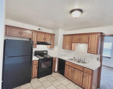 1901 E Lindsey Street - Photo Thumbnail 1