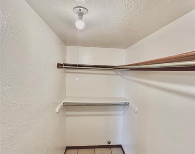 1901 E Lindsey Street - Photo Thumbnail 5