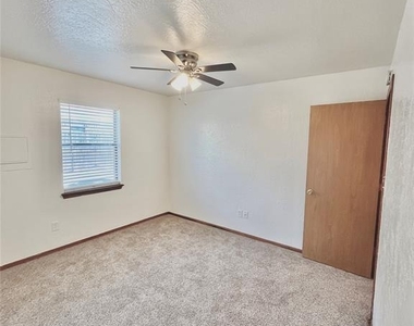 1901 E Lindsey Street - Photo Thumbnail 6