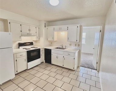 1901 E Lindsey Street - Photo Thumbnail 5