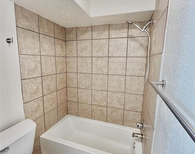 1901 E Lindsey Street - Photo Thumbnail 9