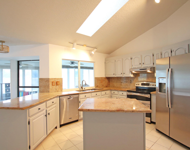 6944 Misty Lake Way - Photo Thumbnail 4