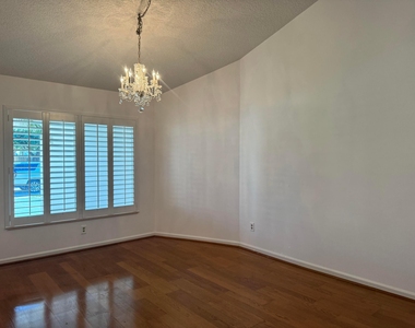 6944 Misty Lake Way - Photo Thumbnail 10