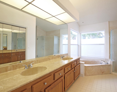 6944 Misty Lake Way - Photo Thumbnail 13