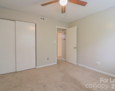 1645 Cedarview Court - Photo Thumbnail 9