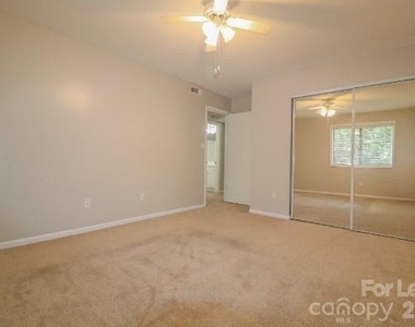 1645 Cedarview Court - Photo Thumbnail 4