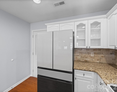 2052 Shady Pond Drive - Photo Thumbnail 9