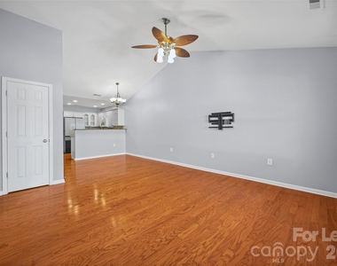 2052 Shady Pond Drive - Photo Thumbnail 2