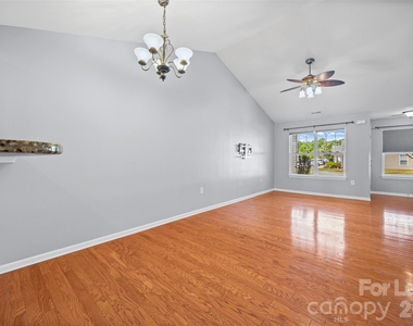 2052 Shady Pond Drive - Photo Thumbnail 6