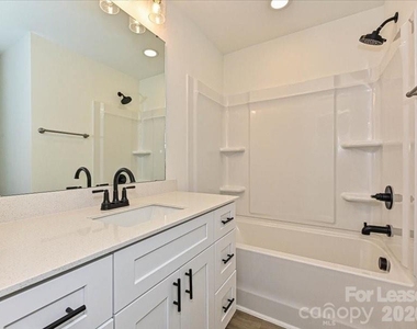 584 Pleasant Avenue - Photo Thumbnail 16
