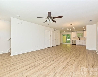 584 Pleasant Avenue - Photo Thumbnail 3