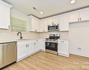 580 Pleasant Avenue - Photo Thumbnail 10