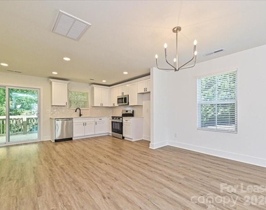 580 Pleasant Avenue - Photo Thumbnail 6