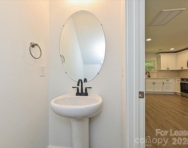 580 Pleasant Avenue - Photo Thumbnail 5