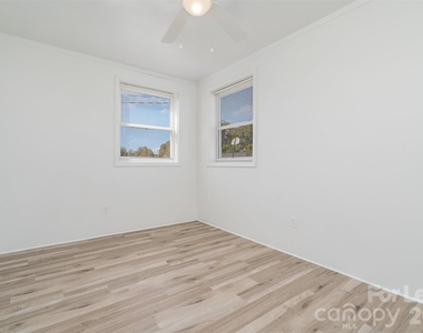 200 York Street - Photo Thumbnail 8