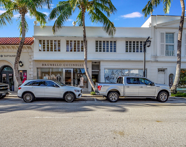 218 Worth Avenue - Photo Thumbnail 3