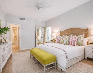 218 Worth Avenue - Photo Thumbnail 11