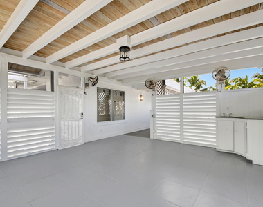 218 Worth Avenue - Photo Thumbnail 5