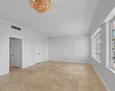 218 Worth Avenue - Photo Thumbnail 7