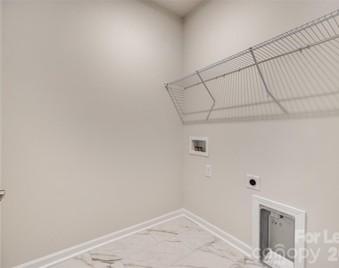 229 Brooks Springs Drive - Photo Thumbnail 26