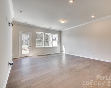229 Brooks Springs Drive - Photo Thumbnail 12