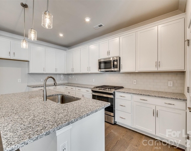 229 Brooks Springs Drive - Photo Thumbnail 8