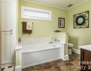 1004 Valley Street - Photo Thumbnail 8