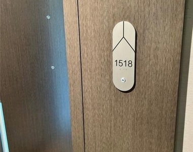 877 Francisco - Photo Thumbnail 1