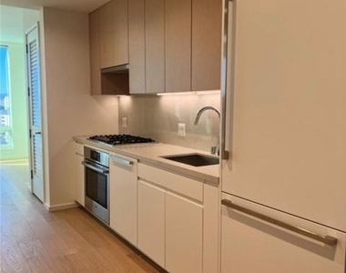 877 Francisco - Photo Thumbnail 8