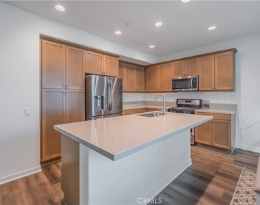9513 Retreat Place - Photo Thumbnail 11