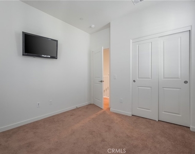 9513 Retreat Place - Photo Thumbnail 24