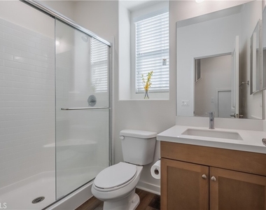 9513 Retreat Place - Photo Thumbnail 16