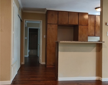 400 N Acacia Avenue - Photo Thumbnail 15