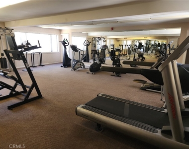 400 N Acacia Avenue - Photo Thumbnail 31