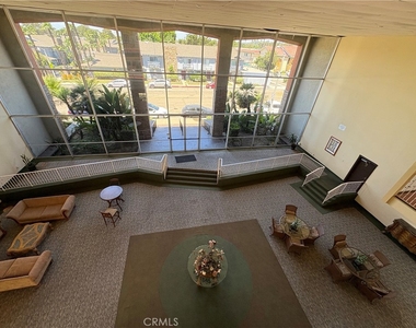 400 N Acacia Avenue - Photo Thumbnail 10
