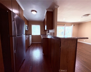 400 N Acacia Avenue - Photo Thumbnail 14