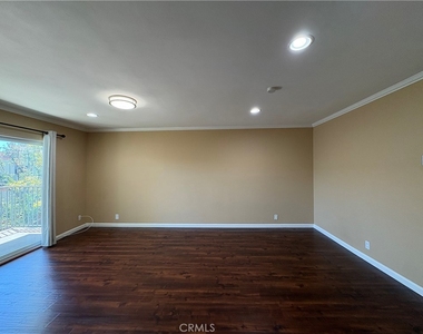 400 N Acacia Avenue - Photo Thumbnail 20