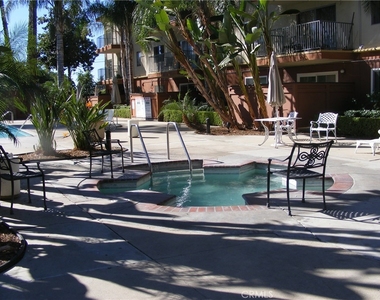 400 N Acacia Avenue - Photo Thumbnail 6