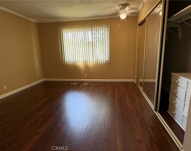 400 N Acacia Avenue - Photo Thumbnail 15