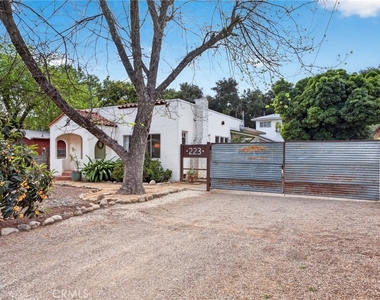 223 S Padre Juan Avenue - Photo Thumbnail 4