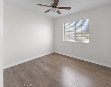 1232 Kings - Photo Thumbnail 2