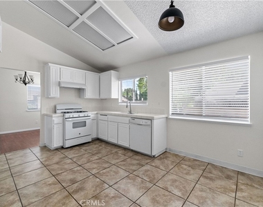 1232 Kings - Photo Thumbnail 18