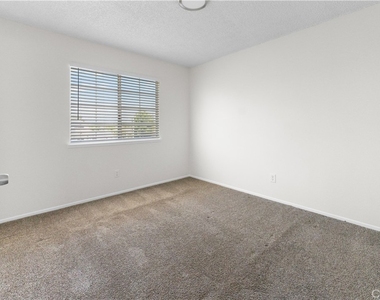 1232 Kings - Photo Thumbnail 6