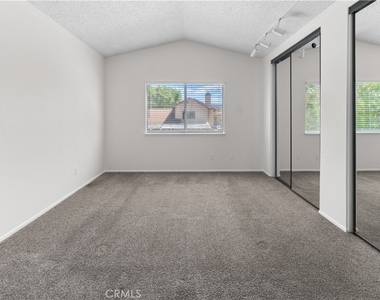 1232 Kings - Photo Thumbnail 12
