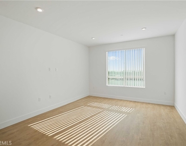 8750 Sepulveda Boulevard - Photo Thumbnail 13