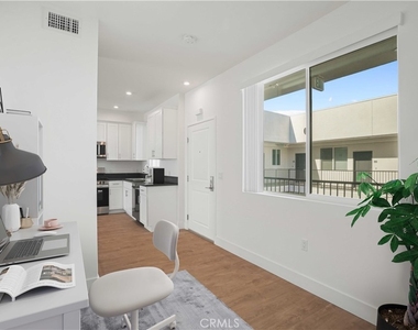 8750 Sepulveda Boulevard - Photo Thumbnail 4