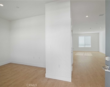 8750 Sepulveda Boulevard - Photo Thumbnail 3